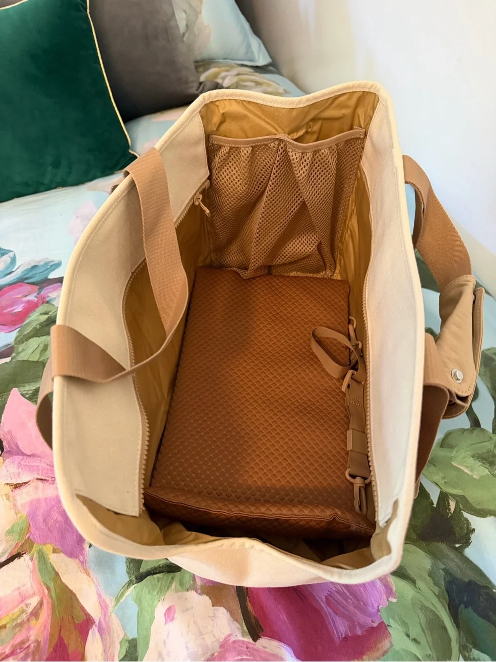 Lambwolf Subway Petite Pet Carrycot Blush-Tan Canvas Dog Carrier - New with Tags